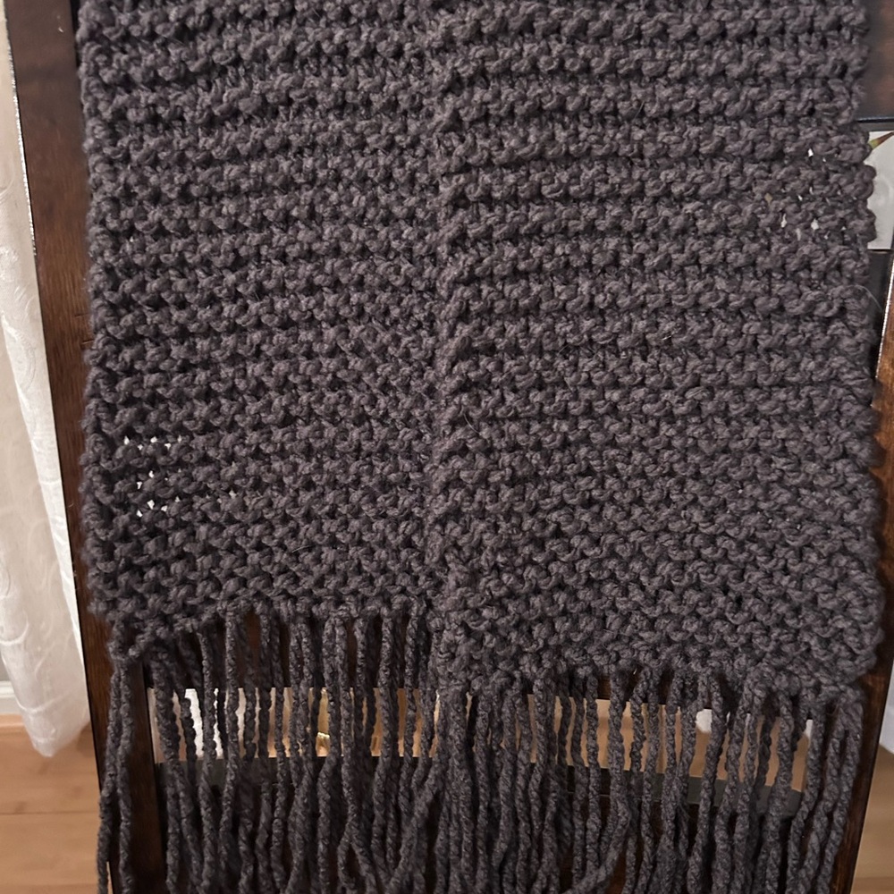 Handknit scarf 🧣